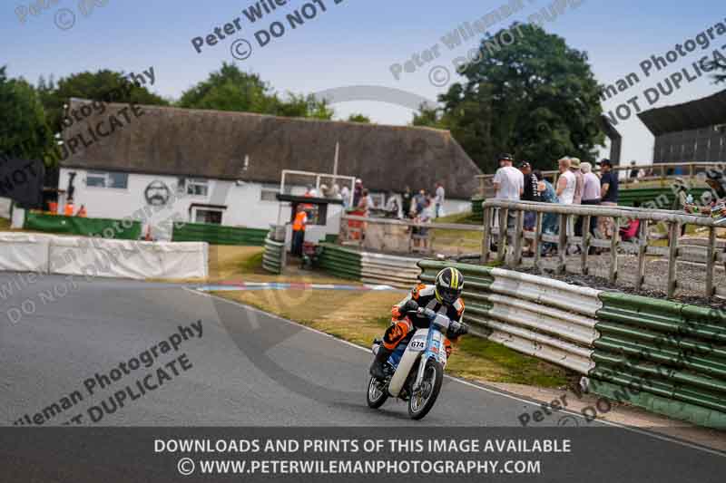 Vintage motorcycle club;eventdigitalimages;mallory park;mallory park trackday photographs;no limits trackdays;peter wileman photography;trackday digital images;trackday photos;vmcc festival 1000 bikes photographs